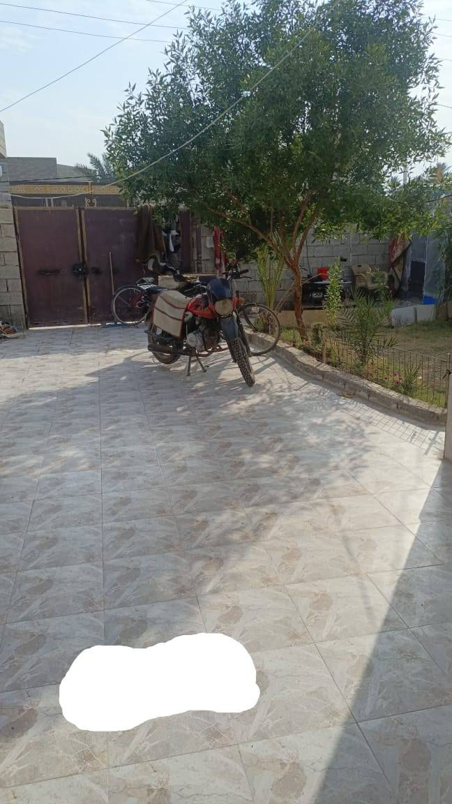 دار المساحة ٢٧٠ متر طابو زراعي سند ٢٥ شارع الويسات يتكون من غرفتين وصاله ومطبخ واستقبال وكراج سيارة بسعر ٤٠ مليون للاستفسار الاتصال على الرقم *********** او مراجعة مكتب الديار شارع العلوة مقابل فرع ملعب منصور
