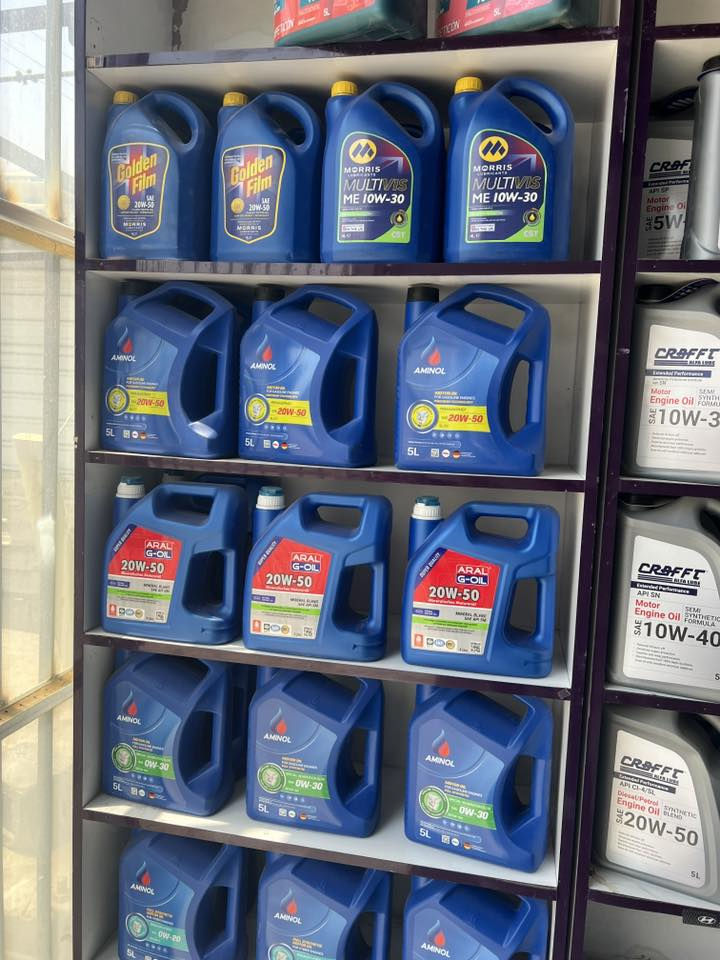 السلام عليكم زيوت سيارات مختلفه للبيع أبيع شلعه وحده وياهن دهن دراجات وفلاتر مختلفه مكاني بغداد 
الاستفسار واتساب فقط 
‏***********
