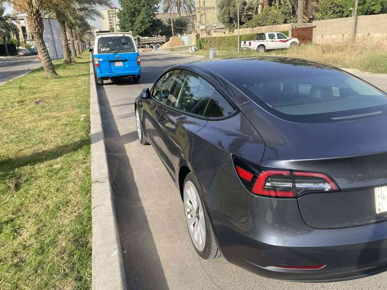 السلام عليكم
تيسلا 3 موديل 23 للبيع او مراوس ب y performance تك ماطور اونلاين ومحدثة اخر تحديث ومثبتة عالتطبيق و قيادة ذاتية  حادثها موجود بالمنشور مكاني بغداد *********** سعرها 165
