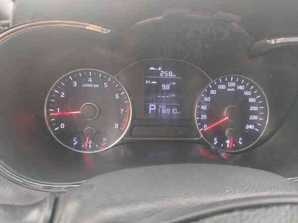 سلام عليكم لبيع سيراتو 2016 خليجية ماشية 117 محرك 2000 فتحه تحكمات جهتين اشاير ب المري مري  شفط ويل كب 5 بيها قطعتين صبغ
بيه باب السائق مصبوغة بدون ضربة والباب الورة السائق صبغ سنوية ل 28 رقم بغداد انكليزي السعر 125 وبيها مجال بسيط لشراي مكاني بغداد حي العامل *********** الشراي يتصل
