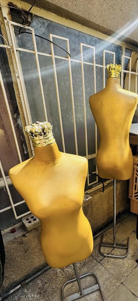 ملكانات عدد 2
ستاندات عدد8 زوجي 
مكان بغداد للتواصل واتساب 
***********
