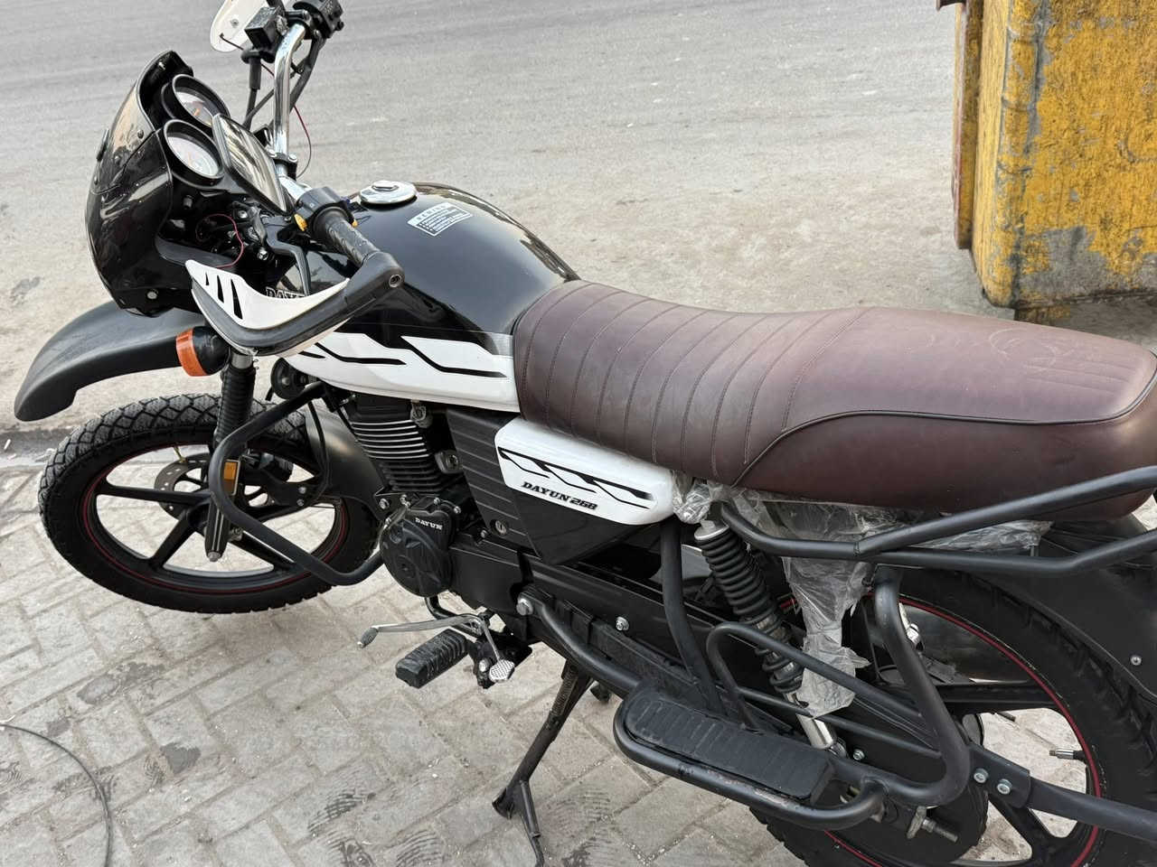 دايوان مديل 2023 طالع بل 2025رقم وسنويه بغداد دراجه خير ماشيه 7000 للبيع السعر مليونين 600 وبيه مجال مكاني بغداد الشعب ***********
