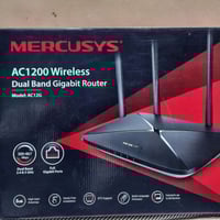 اسلام عليكم راوتر من شركه  MERCUSYS للبيع ما بين اي خلل ولا مصلح نضيف ...