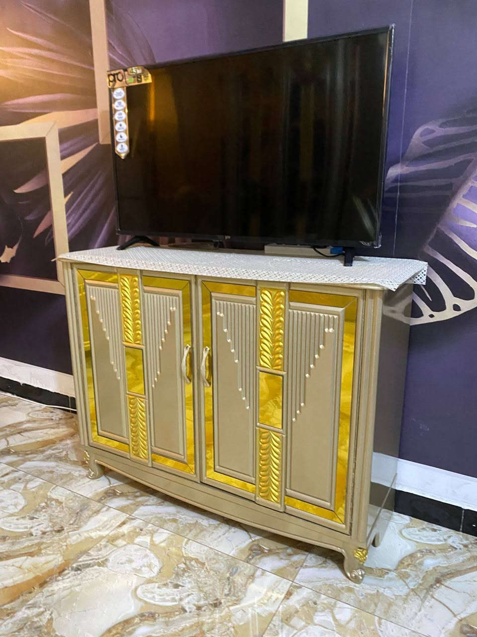 غرفه نوم عراقيه تصميم تركي نضيفه كلش مامستخدمه هواية عنواني زعفرانيه شارع الكهرباء 
رقم الهاتف: ***********
