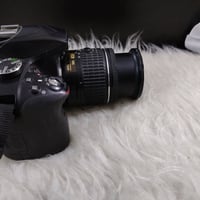 نيكون D3300 • نظيفة ١٠٠٪ • ملحقات كاملة