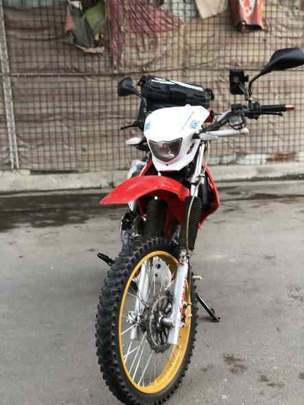 دراجه قفاز كاويار مكينة (250c) ماشيه (6k) ملاحظة ( دراجه بيها كمرك 5 اوراق ) 
عنوان بغداد+ ( مدينة الصدر ) 
رقم الهاتف ( *********** )
السعر ( خاص )
