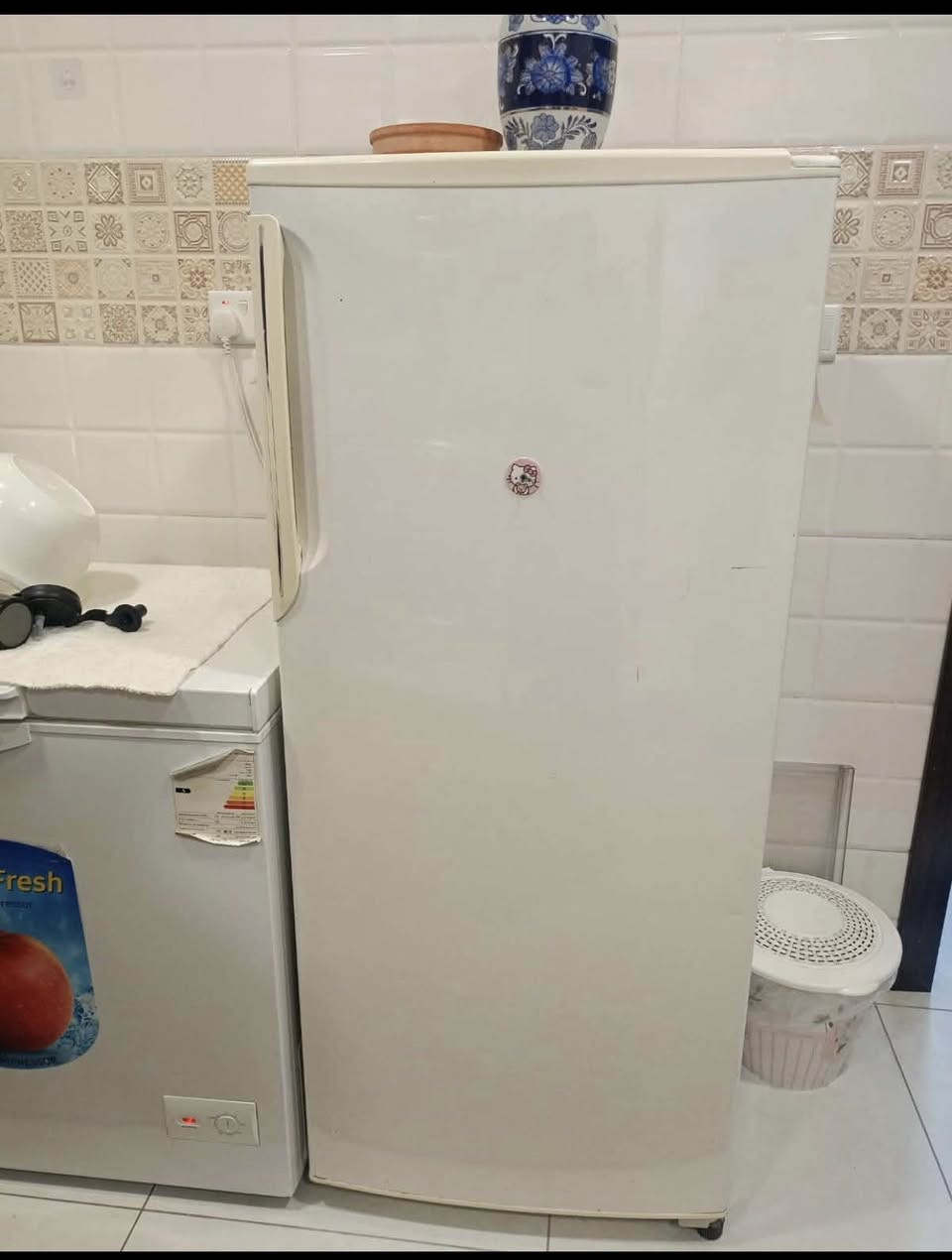 بردات عدد 2 سعر الوحدة 40 
طباخ 20
كاونتر 160
ثلاجة 100 
حي ضباط الثانيه
للاستفسار ***********
