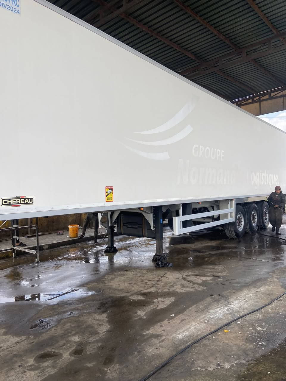 للبيع براد شيرو 2012 سمك 5 رتفاع 265 منفيس  مامشتقل بل عراق ***********
