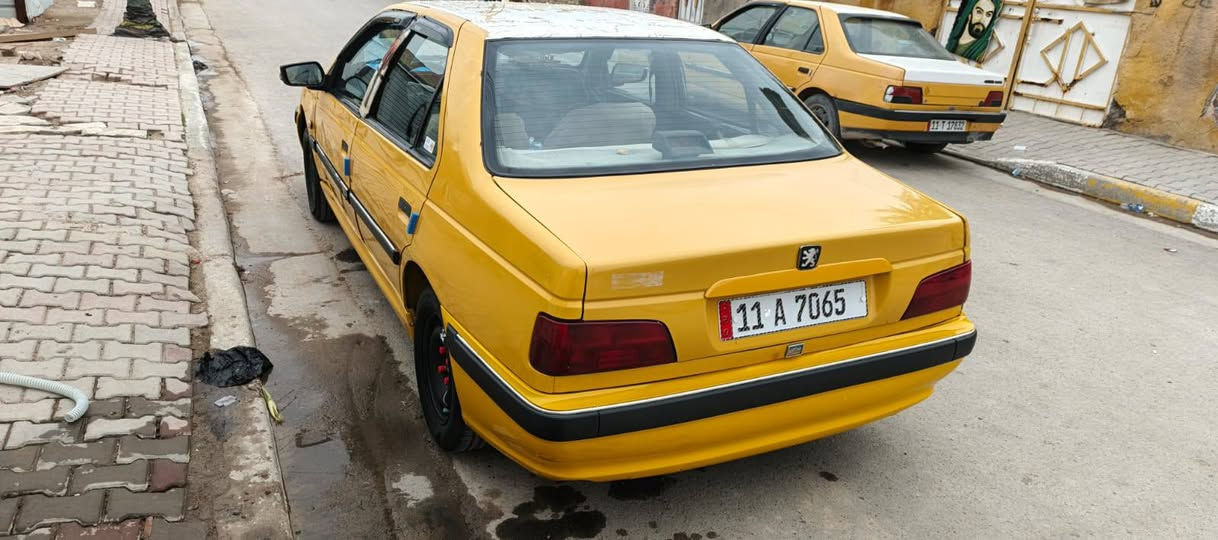 السلام عليكم شباب بيجو 405 2011 محدث بارص السياره خير من الله جاهزه مال شغل تخم تاير جديد الرقم جديد انكليزي سنويه 2027 مصفره هيئه وغرامات شرط التحويل السعر 35وبيه مجال لطيبين العنوان الحسينيه مال راشديه 
الرقم ***********
