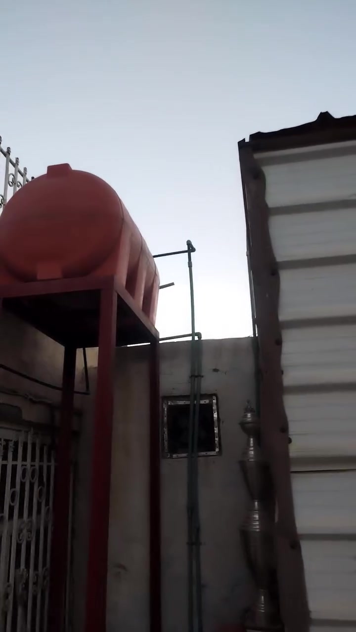 السلام عليكم لبيع ميز ٣ متر ارتفاع وبرميل ابو ٥٠٠ وباب حديد متر وربع لبيع شلع ١٨٠  المكان طوريج سيطرت حي الصناعي. ***********
