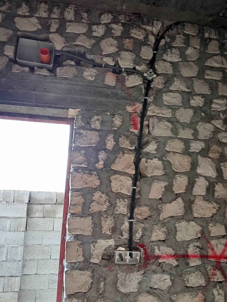 تم الحمدلله حفر بيت نزالات كهرباء في ناحية الكرابله على مكينة ودريل مواعيد مضبوطة ودقة في العمل بأسعار مناسبة الي  عنده حفر نزالات كهرباء يتصل على الرقم ***********
