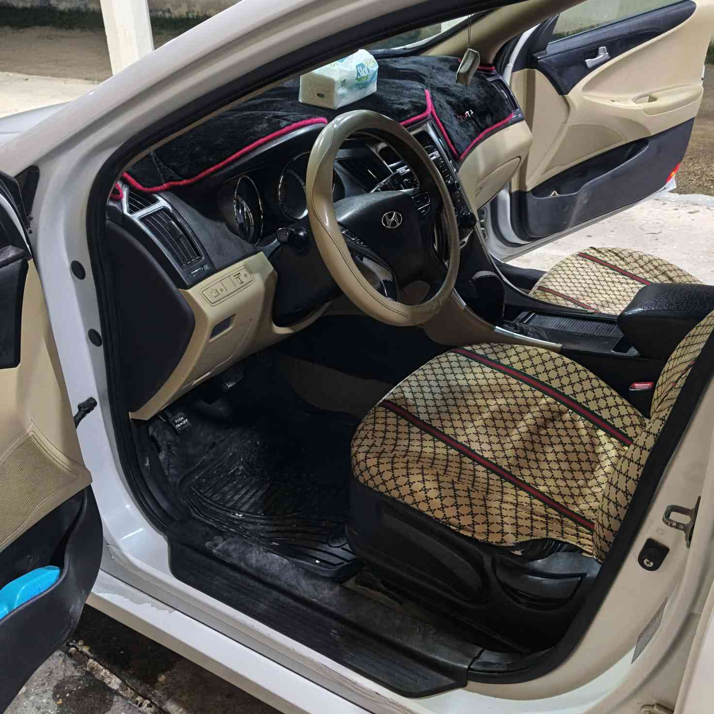 للبيع فقط .
سوناتا   مضلع خليجي
سعرها 125ورقة وبيها مجال
موديل 2011خليجي 
حجم محرك 2400 المرغوب
گير محرك كفالة برغي ممفتوح بي بشرط
تخم تاير جديدويالة اصلي
صدر امامي خلفي بشرط  تبريد تدفأه شغال
سيارة جاهزه اي نقص مابي
 
كهرباياتها كلة شغال ميحتاج اوصف تجي اتشوف بعينك
سيارة بل واقع احلا من صور 
مكفولة من شاصي  
مكان سيارة الانبار . الرمادي  
للأستفسار. ***********
