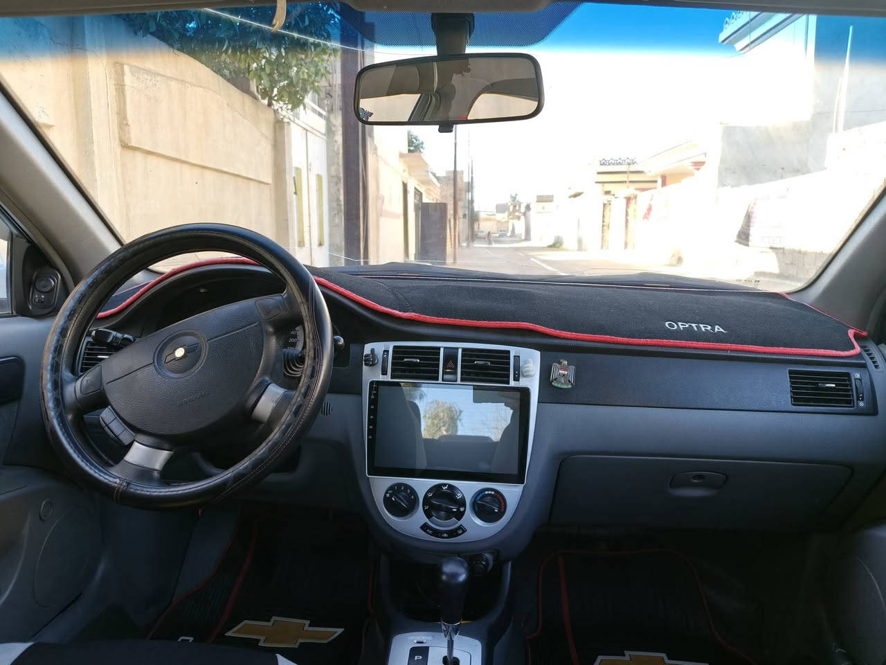 السلام عليكم ... 
للبيع اوبترا 2011 رقم نينوى ... مال مؤسسة الشركة العامة ...
بدون حادث بدون ضربة بيها رصعات تتعدل عالبارد 
بيها جهة السايق الداير الخلفي بي معجون فقط
الگير شرط (المحرك بي صرف شوية) وتخم تايرات جديد شرط تبريد وتدفئة وكهربائيات كلها شغالة وجامات كهرب وقفل مركزي وشاشة وكاميرا ... سيارة مابيها نقص ... السعر 88 ورقة
للاستفسار  ***********
