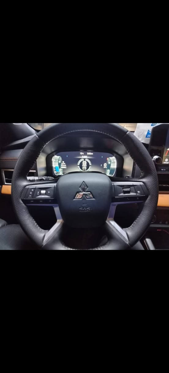 اوتلاندر 2023 استلام شركة ياباني اصل رقم أربيل محرك 2500  ماشية ١٠ آلاف قابل للزيادة بيع أو مراوس للتواصل على الرقم ***********
