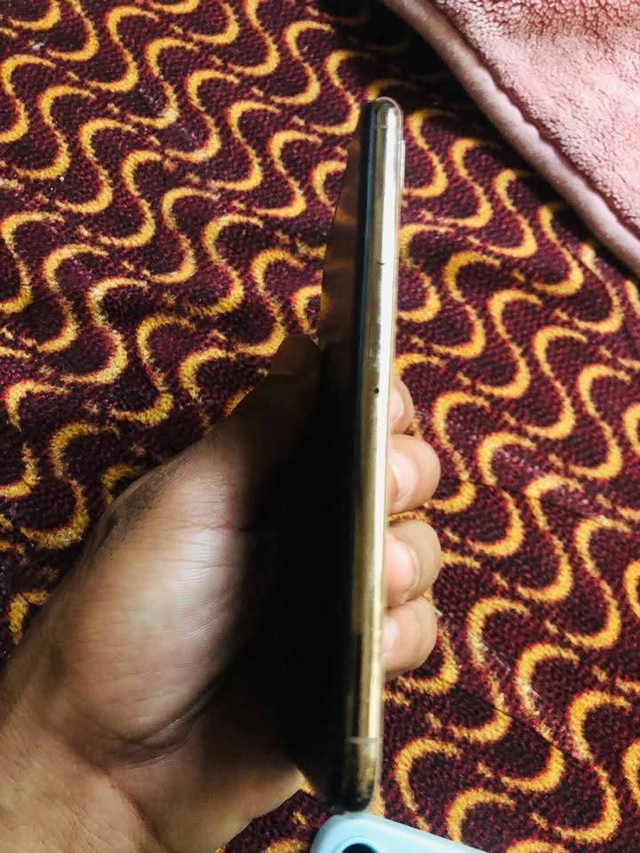 Xs max
 Xs max 64GB 
شاشة GX
مشكلته ضهره مفطر
وكاميرات مغبشة تحتاج تنظيف داخلي
الجهاز يخبل شحن يمشي 8 ساعات 
شاشة وبطارية عليها ضمان ٣ اشهر 
سعر 150 بي مجال قليل كلش


**إذا كنت صاحب هذا الإعلان وتريد حذفه لأي سبب، رجاءا أرسل رسالة إلى الدعم الفني**