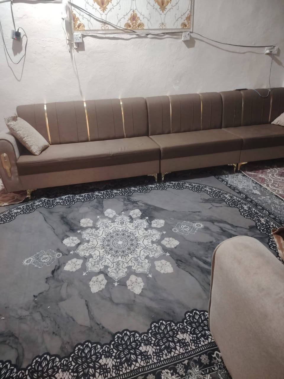 تخم للبيع جديد مستخدم شي قليل العنوان البيضاء***********
