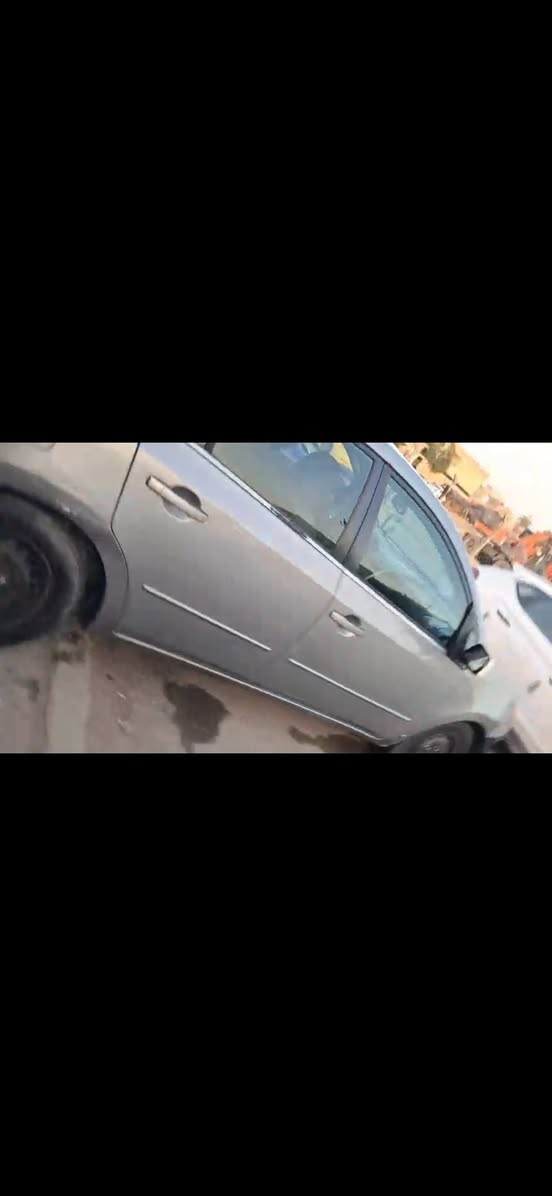 نيسان سنترا موديل ٢٠٠٨ وارد أمريكي فقط جامغ الأمامي معجون كله بلاديه كير ومحرك تاير جديد خير من الله  تراي وين ميعجبك  ابعد محافظة  هزه جديده  وسنويه جديده   ربع ساعه داور وتطلع  مكان السياره بغداد العبيدي    السعر اتصل   ودلل ***********
