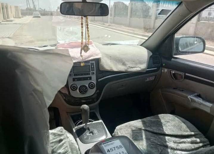 السلام عليكم سنتافيا ٢٠٠٩ وارد أمريكي ٧محرك ٦ سلندر ٧ راكب تبريد ثلج متخمه تايرات جدد
بيه صفحه صبغ جراد رقم بغداد انكليزي
تحويل مباشر  المكان فلوجه
السعر ١١٥ وبيه مجال
للاستفسار ***********

