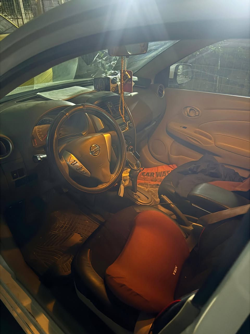 السلام عليكم نيسان سني 2019
سيارة خير من الله ما بيها نقص گير مكينة مكفولات و صدر و تايرات كله جديد قبل اسبوع مسويهن المازادات البلادي موجودات و چاملغ البلادي هم موجود ..بيها ربع جاملغ مصبوغ   السعر 108 و بيها مجال بسيط
ماشيه ١١٩ 
للاتصال ***********
