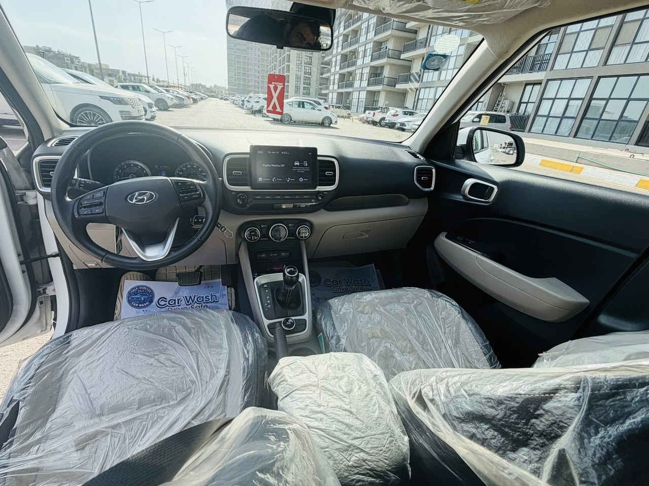 هونداي فينو للبيع او مراوس موديل 2022 ماشيه 43 الف كيلو حادث بونيد بدون صبغ مبدل نفس اللون فتحه سقف تحديد مسار رادرات اماميه وجانبيه السعر 133 مجال بسيط للاتصال ***********
مكان السيارة بغداد
