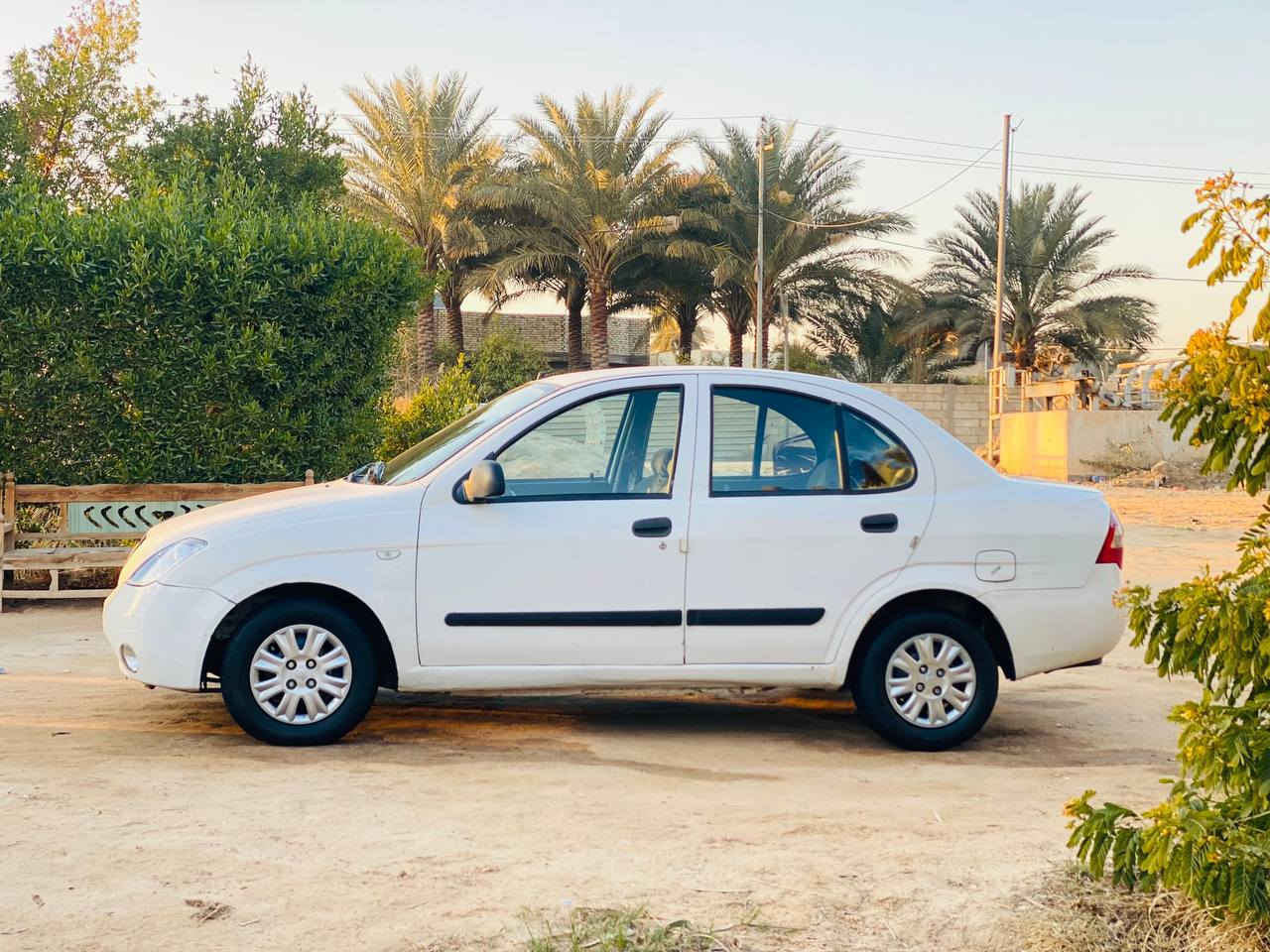 سلام عليكم تايبا موديل 2013رقم واسط انكليزي بسمي مداور ثاني يوم سياره جاهزه كير مكينه كهربائيات حداديه تبريد ثلج  تخم تاير باتري جديد سياره جاهزه السعر 42 وبيها مجال ***********
