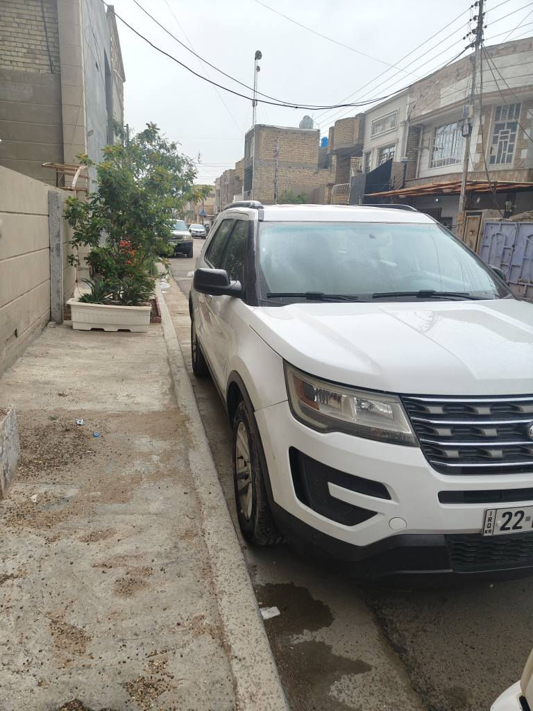 فورد اكسبلور وارد امريكي صور الحادث مرفقة للبيع او مراوس حسب القناعة 
مواصفات 
تحكمات ستير 
كشنات تدفئة تبريد 
شاشة حديثة تدعم كار بلي 
دفع رباعي 
ردادات تحديد مسار 
***********
بصمة تشغيل عن بعد 
سيارة جاهزة من كل التفاصيل للتواصل مع صاحب السيارة الرقم اعلاه بغداد, العراق
