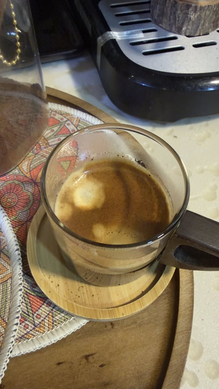 آلة إسبريسو Switch On مع نظام فلتر محمول.
ضغط 15 بار.

 1.2 لتر.

 الطاقة  1100 واط.


**إذا كنت صاحب هذا الإعلان وتريد حذفه لأي سبب، رجاءا أرسل رسالة إلى الدعم الفني**