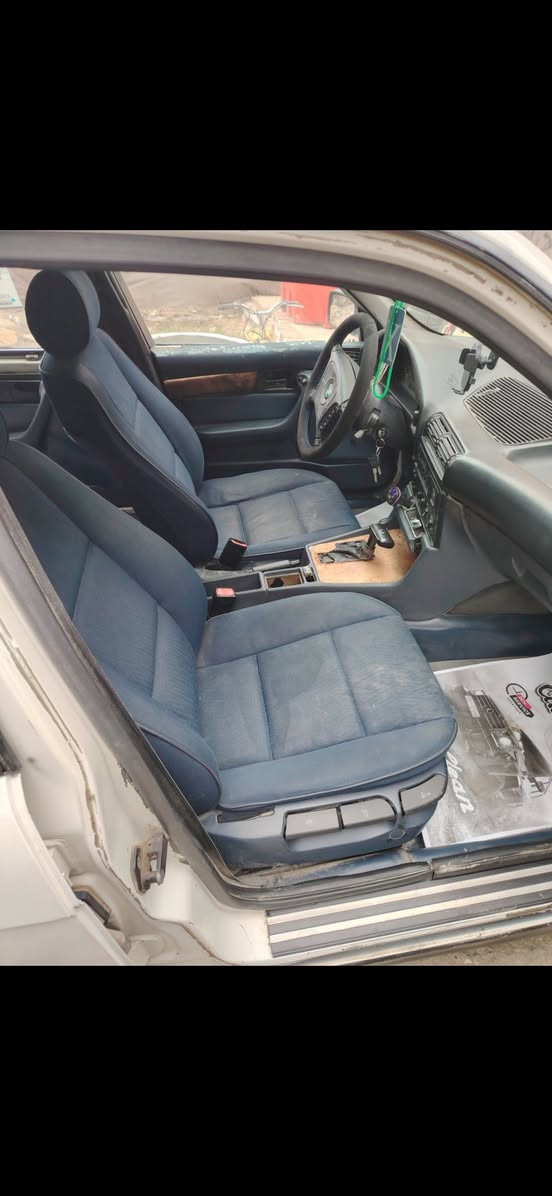 للبيع بي أم
السعر 50
محرك 2800
حجم السياره 525
كير اوتو 
مكينته خير من الله 
حداديه جديده 
باتري جديد 
سياره مال جناي مابيه اي نقص 
بسمي مشروع وطني تحويل
رقم بغداد
رقم الهاتف :***********
