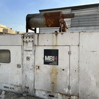 كاتم للبيع بدون شاصي الطول 4 أمتار  العرض 160 انفتح من من دايو 8 سلندر...