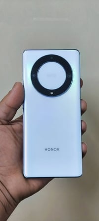 قطعتين من هونر X9a  ذاكره ٢٥٦ ( بدون ملحقات )  مكفول من أي عطل ١٠٠٪  س...