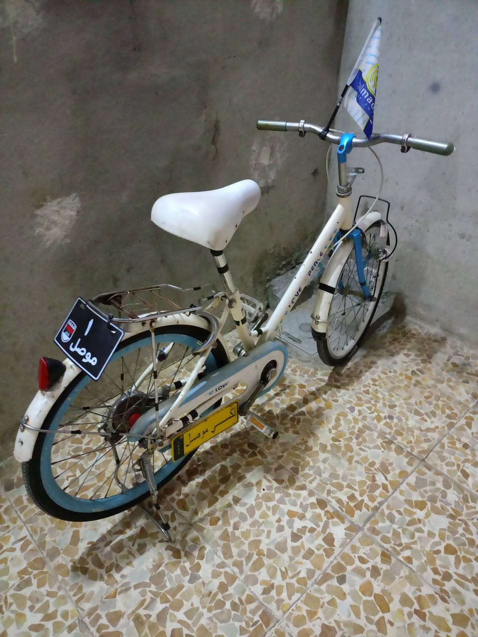 السلام عليكم
بايسكل حجم20 باله
تايات جدد جوابه جدد بايسكل جديد ما مصبوغ
السعر75وبي مجال للاستفسار الاتصال على الرقم
***********
