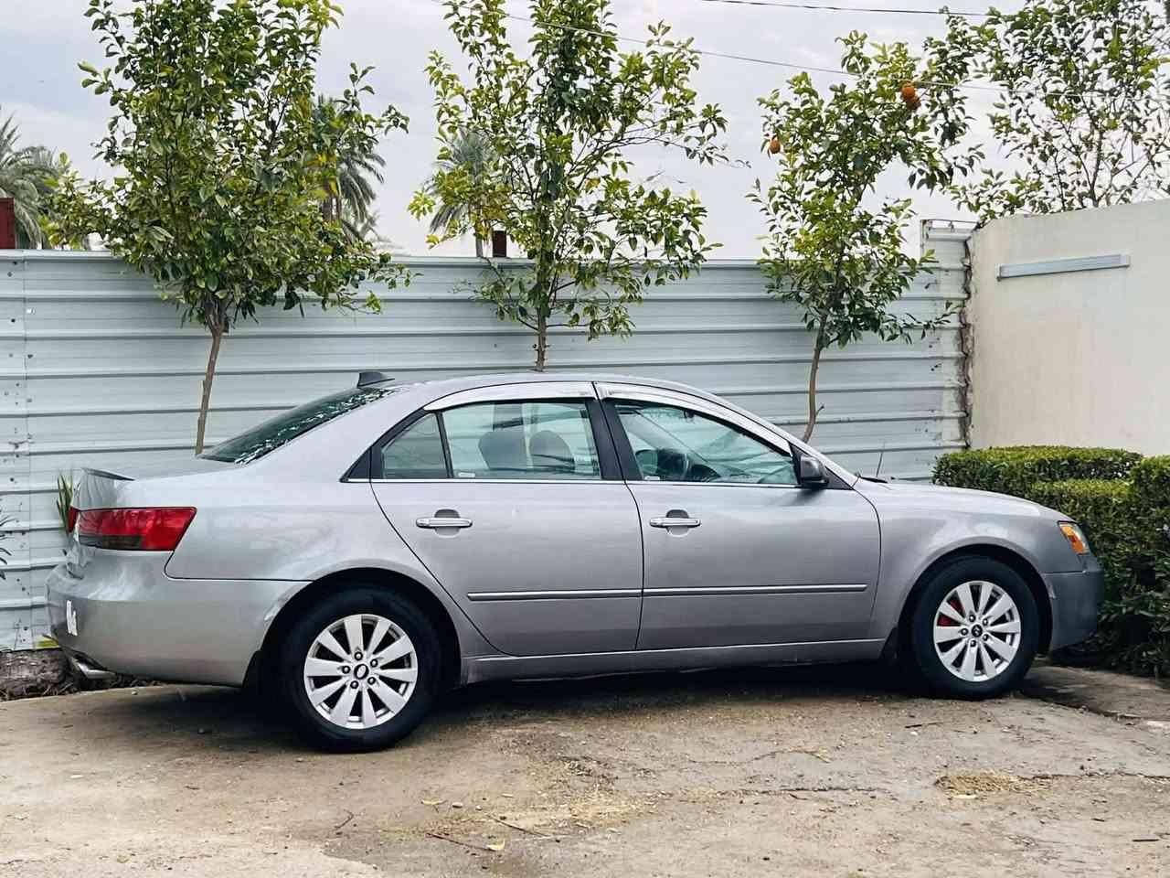 السلام عليكم سوناته مقدس  2006محرك 6سته مصبوغه حزام جماليه بدون قماره وبدون دواخل محرك بحاله جيده تبريد منضومه جيدة فقط غاز چبنة  كمبريسر هزه ولوحات جديدة السياره بسمي فتحة سقف شاشه وكامره تحكم ستيرن  السعر( 85)وبيهة مجال العنواب بغداد ابوغريب ///رقم الهاتف ***********
