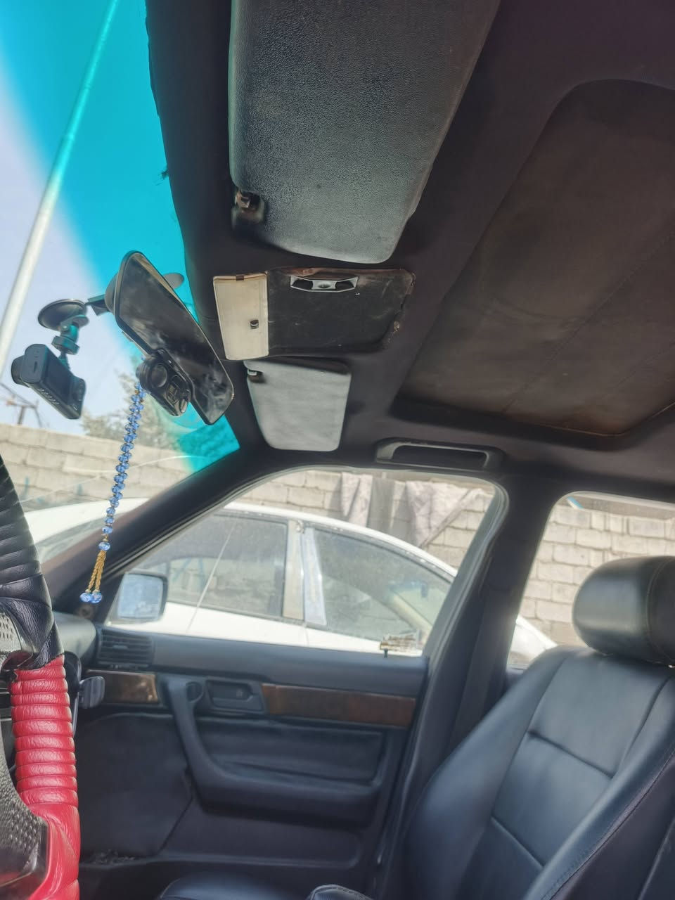 السلام عليكم
بي ام اصل 525
موديل 1992معلايه 1995
مكينه وكير بشرط اوتو 
مكينه صقر 28مسكر 
داخل جلد 
تنته كهرباء شغاله طگتين 
حداديه 75٪
تدفئه تبريد قطعتين ثلج 
تخم تاير تخم ويل خليه 
ملاحظات بسيطه 
العنوان ديالى بعقوبه
السعر 55وبيها مجال 
رقم الهاتف 
***********
