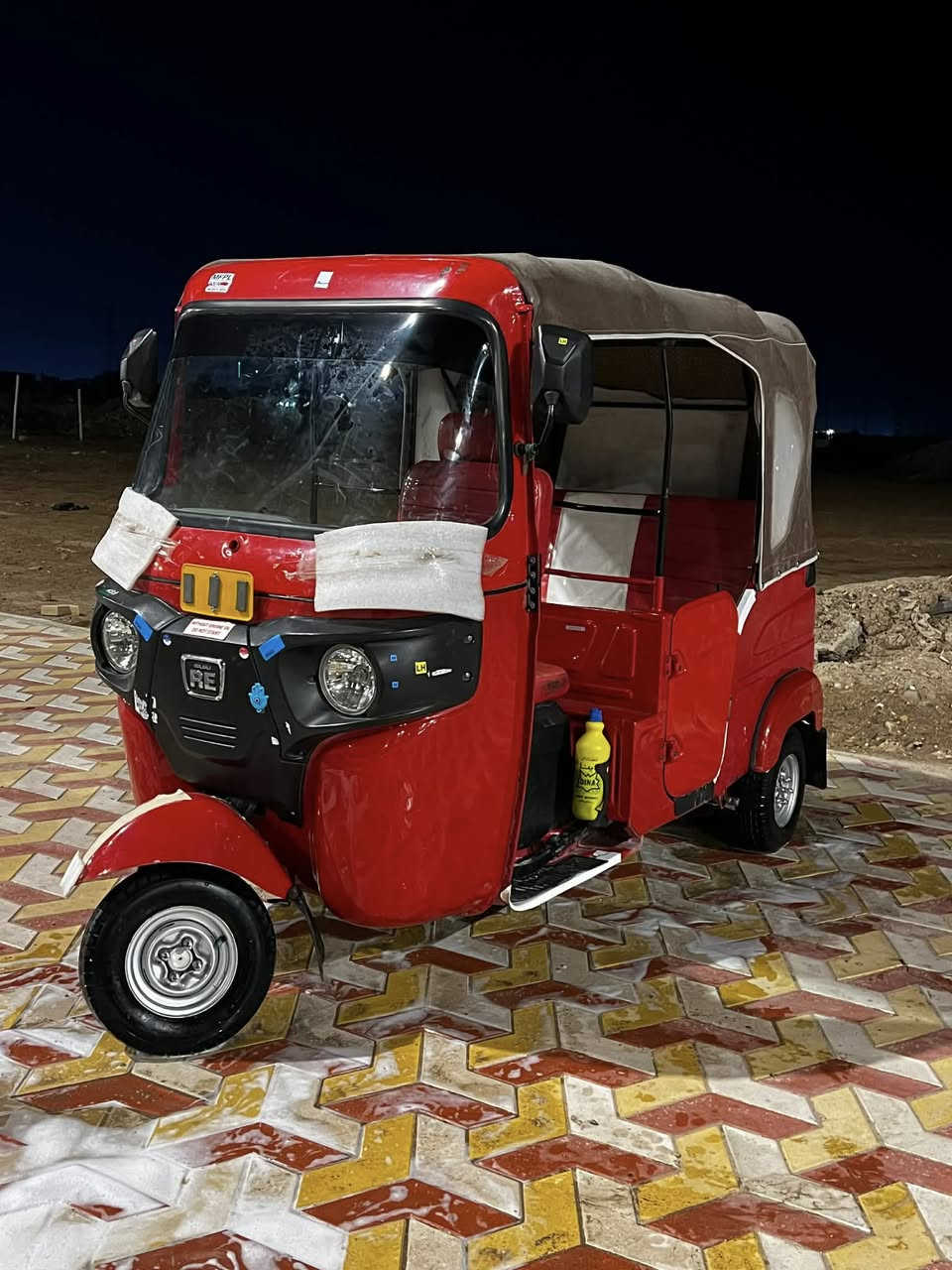 سلام عليكم شباب تكتك لبيع 2024تكتك مكفولة كفالة عامة بس بيهة طخة بسيطة زغيرة تكتك مكينة وكشر مكفولة كفالة عامة شراي يتصل ***********
