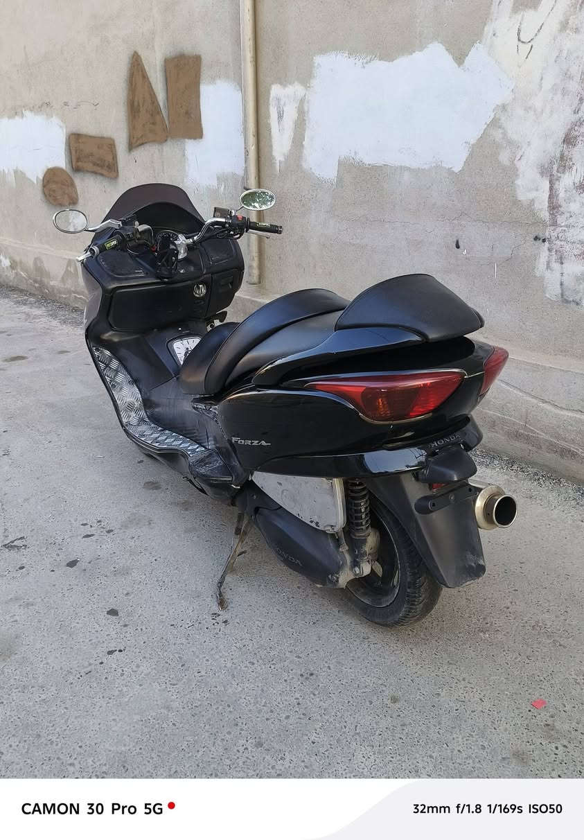 السلام عليكم دراجات فورزا للبيع دراجه رامب محرك ما مفووح جويتر ما مفتوح سعر خاص ***********
