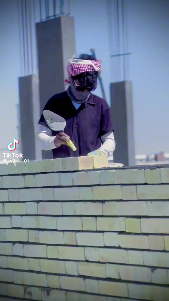 تعلن شركه شمس بغداد للمقاولات
عن بناء_هيكل_عظم
بناء الدور السكنية و الابنية التجارية .. .

بناء هيكل عضم سعر المتر 160 الف دينار ( للطابوق الجمهوري الاصفر ) 

بناء هيكل مؤسس جزئي سعر المتر180 الف دينار ( للطابوق الجمهوري الاصفر )

بناء هيكل سعر المتر 220الف دينار ( للطابوق الاحمر )

بناء هيكل للابنية التجارية سعر المتر 250الف دينار
مواصفات العمل

-حفر الارض 40 سم .

-فرش طبقة من السبيس ويحدل بحادلة 20 طن .

-رش مادة الكلوردين فايروسي المضادة للارضة والحشرات.

-فرش نايلون زراعي بعد الحدل .

-صبة نظافة (بلاندنك)

-عمل منظومة مجاري متكاملة حسب المخطط بأنابيب (4 انج) امل الشريف او سمارت (((ميكانيك)))

-تسليح الاساس مع جسور حسب المخططات الانشائية .

-صب الأساس  الرفت بارتفاع (40 سم) او حسب عدد الطوابق صب مركزي C35 .
-ارتفاع الطابق الارضي 3.2 متر صافي و الطابق الثاني 3 متر صافي  او حسب الاتفاق .

-البناء وتقطيع البيت بواسطة الطابوق الجمهوري الاصفر  حسب المخططات الانشائية و من حق الزبون طلب نوع طابوق خاص. 

-صب السقف بارتفاع (20 سم) مع عمل رباط فوق الاضلع 20 سم لكل الطوابق.

-تقطيع الطابق الثاني بالطابوق الجمهوري (9 انج).

-صب الطابق الثاني بنفس مواصفات الطابق الأرضي مع التقطيع حسب المخطط.

-ارتفاع الستارة (120 سم) مع ارتفاع السياج (180 سم) او حسب الاتفاق .

الاسعار تشمل مساحة 100 م واكثر وبمعدل طابقين او اكثر .

المساحات اقل من 100 م تنفذ قطعي حسب الاتفاق

الذرعه للسقوف والستاره فقط (( العمل بنظام النقد فقط ))

(((  والعمل داخل العاصمه الحبيبه بغداد فقط    )))
للتواصل والاستفسار

الفرع الاول 
: بغداد – الدوره – شارع  البعيثه مجاور ادم مول 
الفرع الثاني المحموديه غرب محطت وقود الصفاء

 للتواصل عبر الهاتف أو واتساب
***********  عمر الجنابي 

‭0771 610 0741‬ محمد الجبوري#@أبرز المعجبين@أبرز المعجبين
