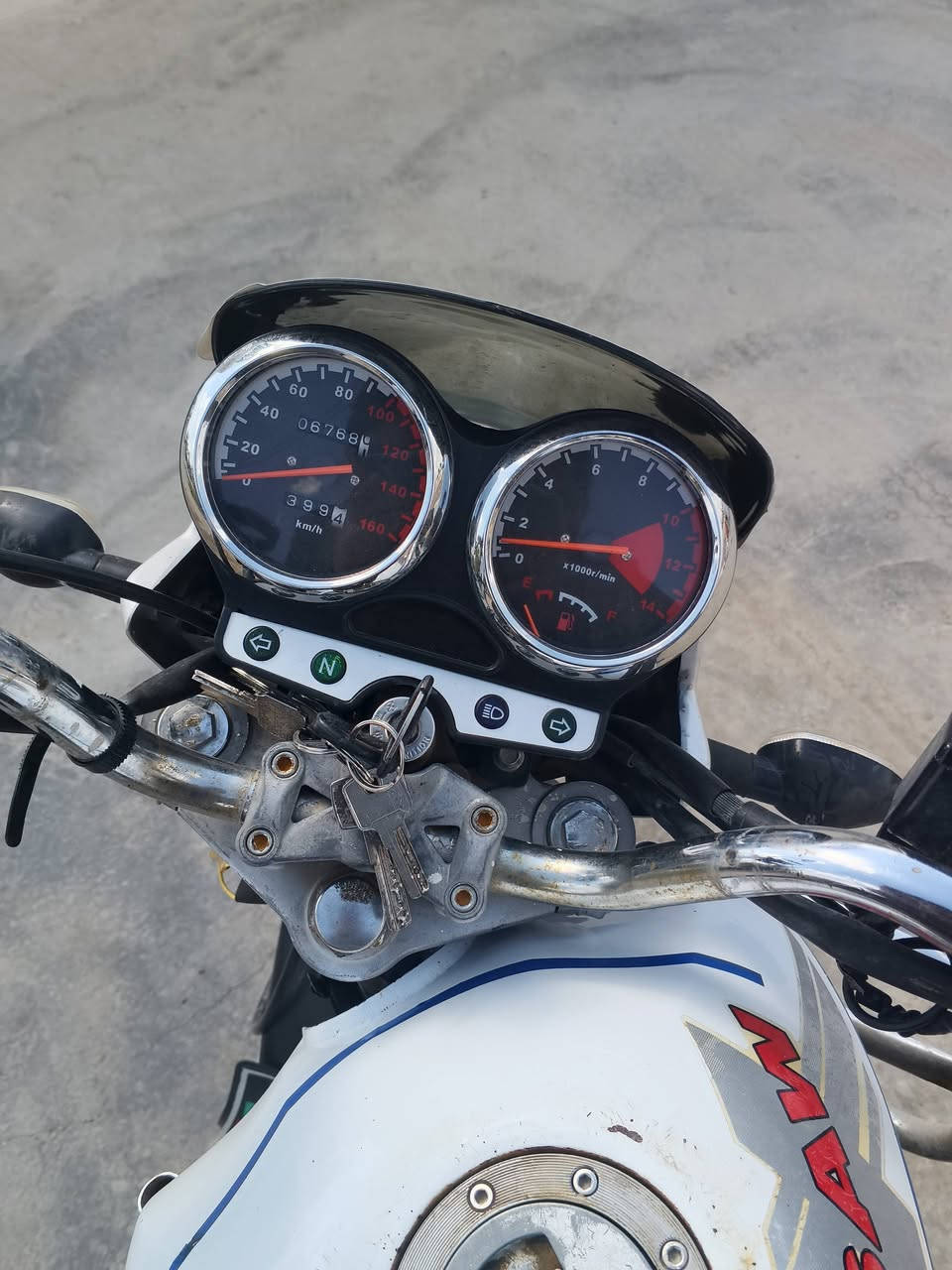 السلام عليكم
سنكي موديل 2019 للبيع ما ناقصه اي شي كهربائيات كلها شغالة السعر 750 
 ***********
