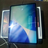 ايباد ١١ برو M1 • ١٢٨ • نضيف ١٠٠٪