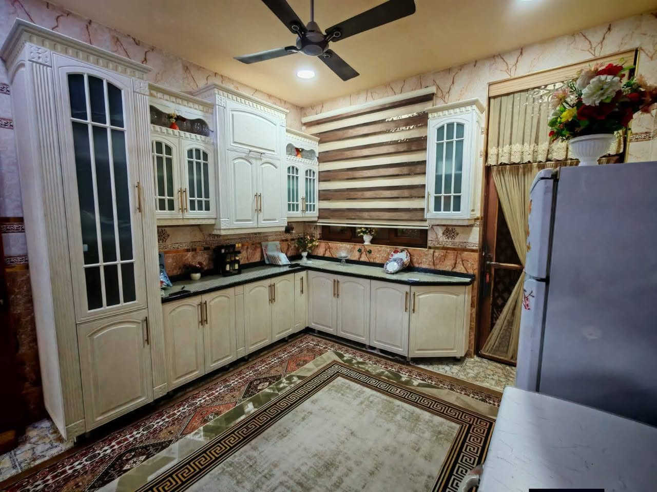 ‏🏡🏡🏡🏡 دار في الفلوجه للبيع 🏡🏡🏡🏡 
‏⬅️نوع الملك《طابو صرف》 
‏⬅️مكان العقار《خلف مطعم زرزور "المزيورد سابقاً"》
‏⬅️اسم الحي《الامين "منطقة ال 24 الف》
‏⬅️المساحه   《175م》
‏⬅️الواجهه    《8,50م》
‏⬅️النزال       《20م》
‏⬅️الشارع      《15م》
‏⬅️عدد الادوار《طابقين》 
‏↩المحتويات
‏{ اربع غرف نوم "اثنان في كل طابق" +مطبخ حار وبارد+صالتين+واستقبال+ومناور عدد اثنان   } 
‏⬅️السعر        《200مليون》قابل للتفاوض 

‏للاستفسار الاتصال على
‏☎️***********(واتساب - تليجرام)
‏☎️***********
‏☎️*********** 
‏
‏او زورا موقعنا الكائن في 
‏الفلوجه - شارع ٦٠ ـ مجمع عقارات الفلوجه ـ مجاور ملعب الصمود
