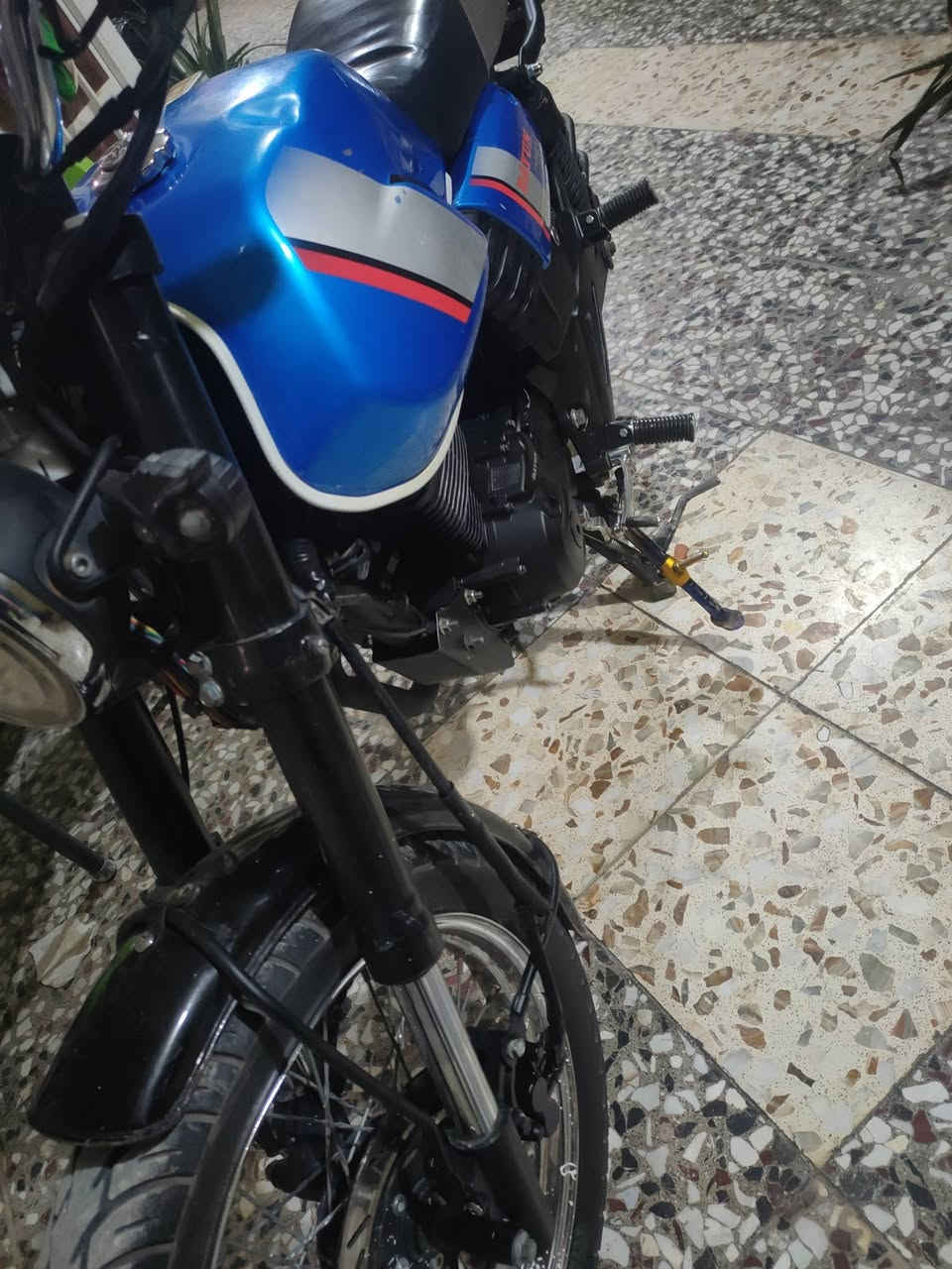 لايتي 21 اوراق كفاله مال جناي النضافه شوفت عينك سعره واحد و 100 بيه مجال مكاني قضاء المحاويل ***********
