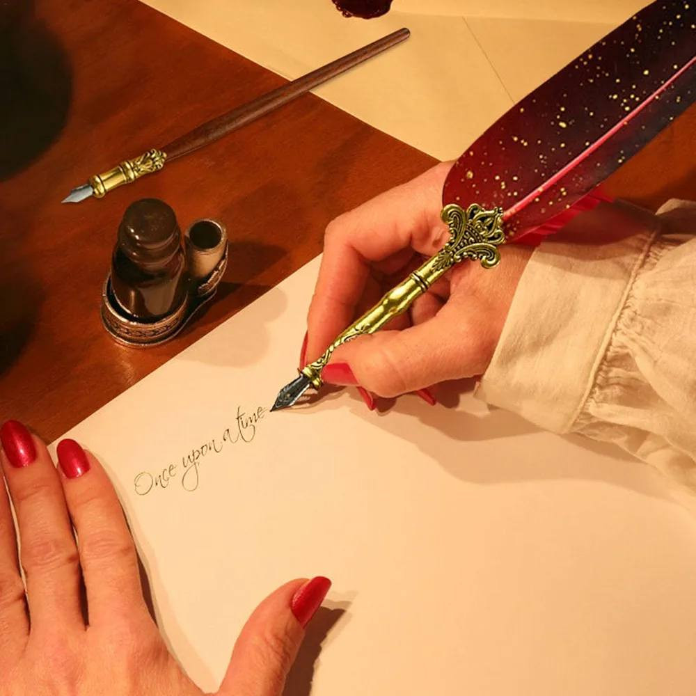 هذه مجموعة أقلام خط ريشة وحبر (Quill pen and ink set). الميزات الرئيسية للمجموعة تشمل: 
قلم ريشة مصمم للكتابة.
عدة عبوات حبر ملونة.
أختام شمعية وملعقة صهر الشمع.
عدة رؤوس (ريش) قابلة للاستبدال.
صندوق تغليف أنيق أو قاعدة تثبيت
💸السعر 25 الف عراقي 
📱***********
📌 بغداد
