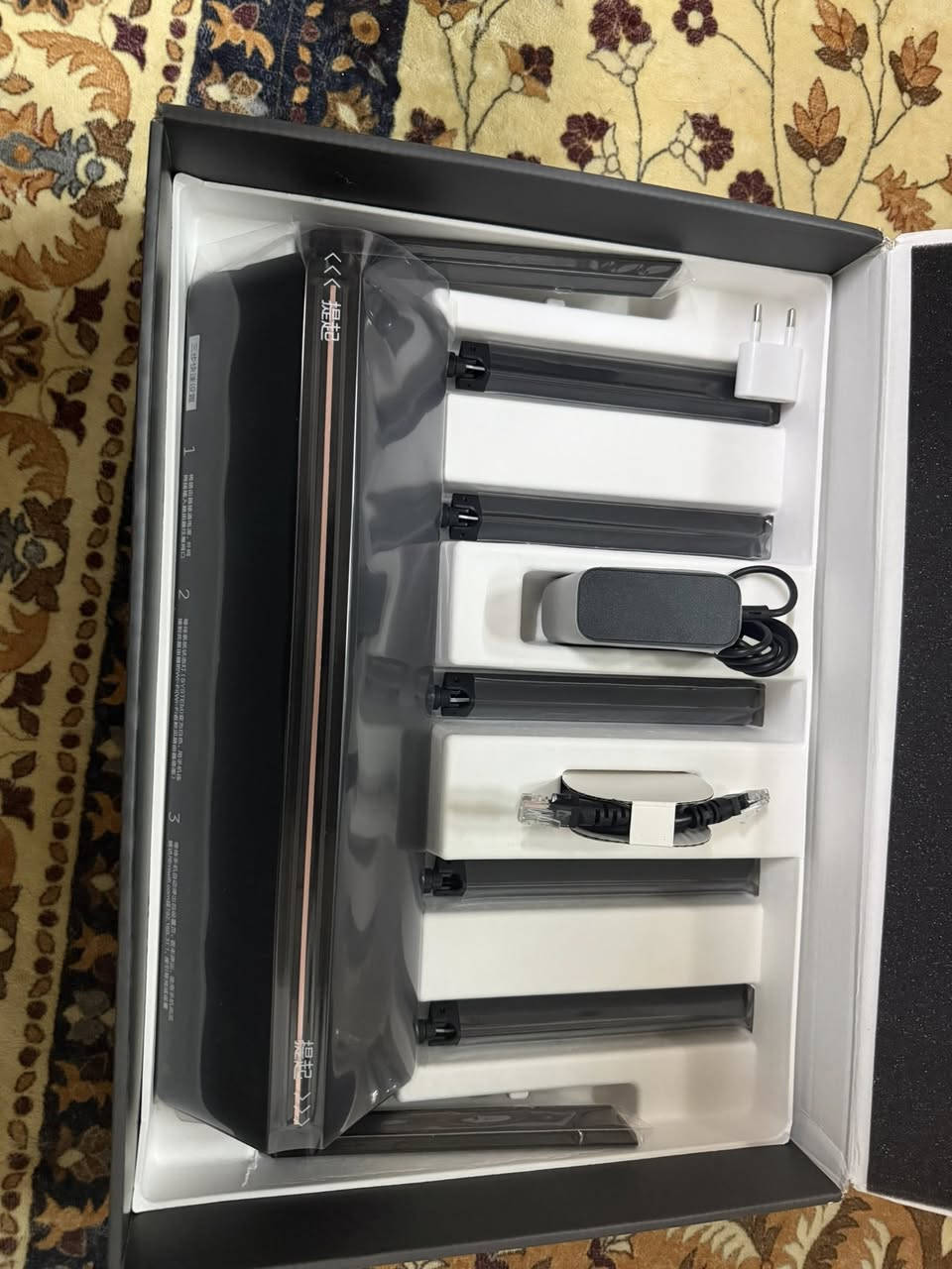 راوتر  (Router) من شاومي، طراز Xiaomi Router BE7000.
يدعم تقنية Wi-Fi 7 المتطورة لسرعات نقل بيانات فائقة.
يتميز بوجود منافذ إيثرنت بسرعة 2.5 جيجابت في الثانية.
يحتوي على تقنية NFC للاتصال السريع بلمسة واحدة.
يعمل بمعالج Qualcomm رباعي النواة لأداء مستقر.
 وباقي التفاصيل موضحة بالصور جديد لوك كبس شركة ب 150 الف ويا التوصيل


**إذا كنت صاحب هذا الإعلان وتريد حذفه لأي سبب، رجاءا أرسل رسالة إلى الدعم الفني**