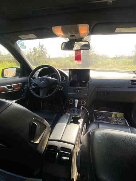 السلام عليكم سي ٣٠٠ موديل ٢٠١١ مراوس او بيع ٤ قطع صبغ بدون دواخل سياره جاهزه صدر بي نقص دبل منظومه تبريد جديده السعر ١٢٥ رقم الهاتف ***********
