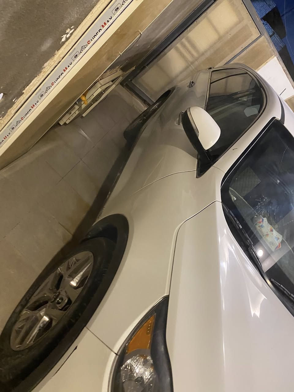 كيا سورنتو 19 أمريكي  ماشية 70 مكفولة ماعدا الباب الصدر فول ويل سيارة جاهزة السعر 240 اتصال على الرقم ***********
