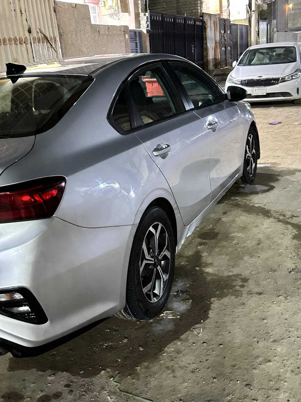 من رخصة الادمن سيارة فورتي
موديل 2020 وارد امريكي نص مواصفات محرك 2000 دوش المرغوب كشنات قماش 3 اوضاع قيادة تحديد مسار رادار امامي خلفي حساسات توقف ذاتي تقارب السيارة نضيفة وخير من الله تخم تاير تبريد خير من الله  جديد  سيارة جاهزة ونضيفة 
وبيها أربع قطع صبغ 
 رقمها اربيل تحويل ثاني يوم

120السعر

بغداد الشعب

***********غير متواجد على الفيس

