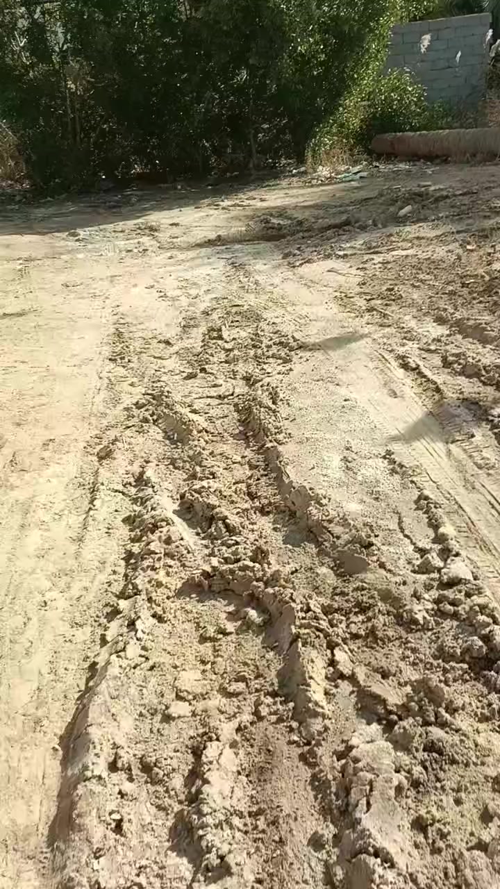 قطع للبيع 100 متر قطعه مربعه تبعد عن الشارع 25 متر مال كهربائي سعر مالتها ب 6:30 قربه***********
