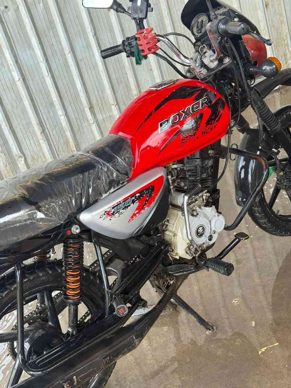 السلام عليكم دراجه بوكسر مديل 22دراجه خير من الله اوراق اصولي #نقص فقط ورقه مال مكاتبه المصطفى الدراجه #مجفته مكاني بغداد الحسينيه السعر مليون و100بيها مجال
#رقم}***********
