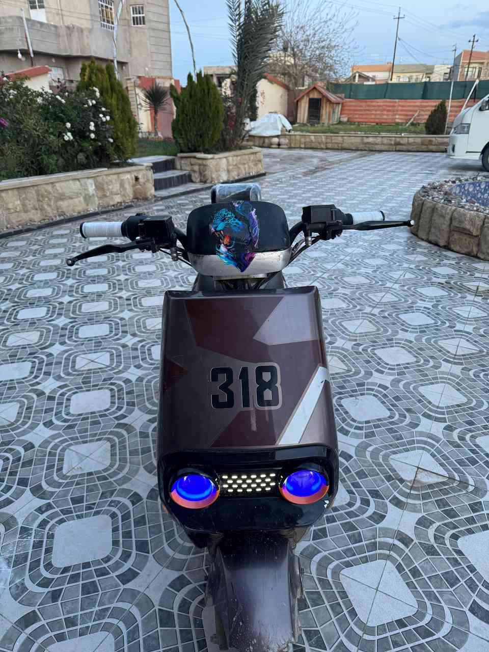 السلام عليكم
ماطور شحن نوع 318 للبيع 
6بطاريات دبل حالتهم نضيفه 
ملف 2000
اربع نمر 
بصمه وسويج 
وكلو شغال بك لايتات اشاير 
السعر450 وبي مجال  
تواصل ع هذا الرقم***********
اوخاص
