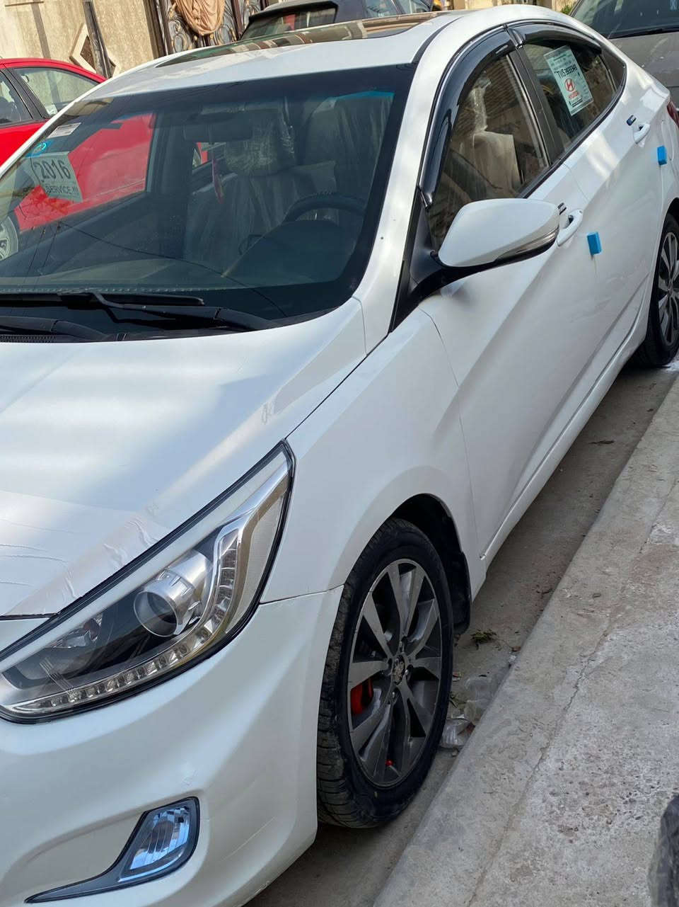 هيونداي أكسنت 2016 – لون أبيض (مواصفات خليجي)
• مواصفات خليجية السونار مرفق سياره حلوه ونضيفه جدا 
• كهربائيات كلها على وضع الشركة
• سماعات إنفنتي
• غرفة (داخلية) جديدة بلادية
• إشارات بالمراي
• فتحة سقف
• نظام ECO
• محرك 1600 سي سي (قطرتين)
• تبريد ثلج + تدفئة ممتازة
• صدر أمامي وخلفي جديد
• ماشية 100 فقط  سويج الإضافي موجود 
• تايرات جديده تخم كامل  (سنوية) جديدة
• بطارية جديدة
• عبوة بنزين جديدة

السعر:112 بيه مجال بسيط 
العنوان: بغداد – السيدية
الهاتف: ***********
