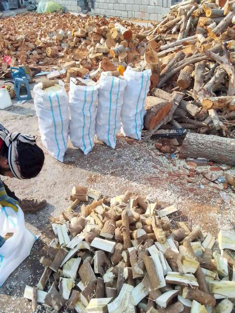 يوجد حطب كواني يابس للبيع المكان الرمادي يوجد توصيل الي جميع القضيه والمحافظات التواصل على هاذا الرقم ***********
